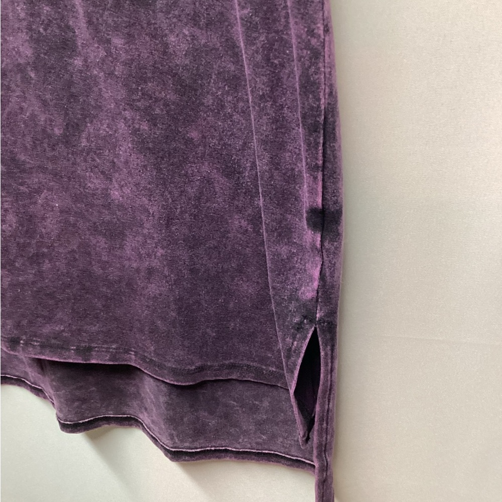 Zenana purple mineral wash relaxed fit v-neck tank. Size Large - Picture 8 of 9